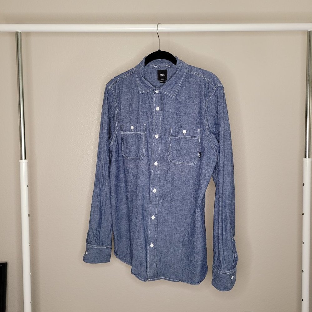 Vans Apparel Mens Chambray Button Down Shirt Size: Small